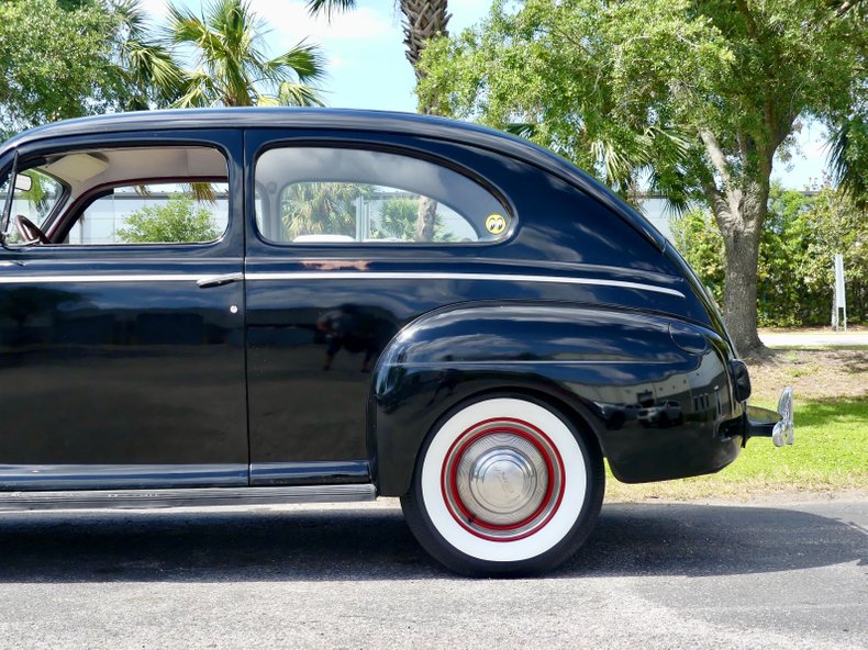 Unknown-Tudor-1941-Black-Red-ampamp-White-34