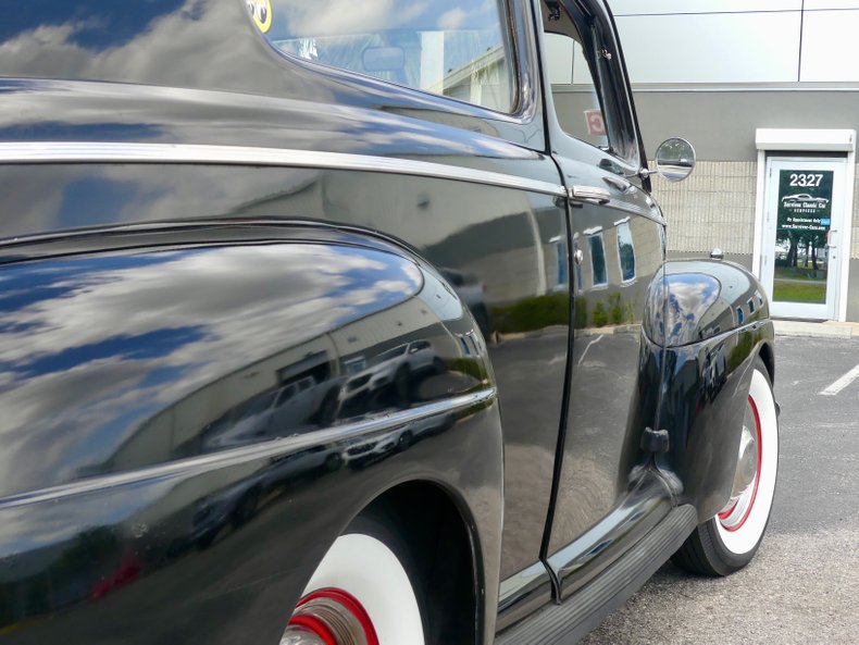 Unknown-Tudor-1941-Black-Red-ampamp-White-35
