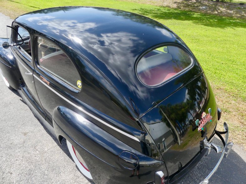 Unknown-Tudor-1941-Black-Red-ampamp-White-41