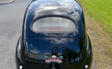 Unknown-Tudor-1941-Black-Red-ampamp-White-42