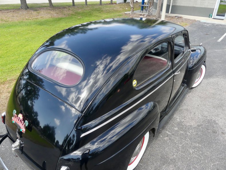 Unknown-Tudor-1941-Black-Red-ampamp-White-43
