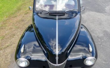 Unknown-Tudor-1941-Black-Red-ampamp-White-44