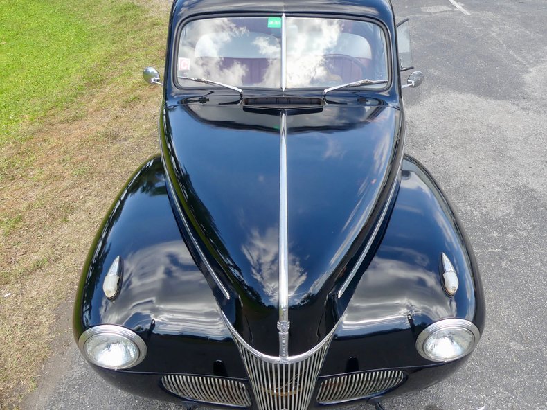 Unknown-Tudor-1941-Black-Red-ampamp-White-44