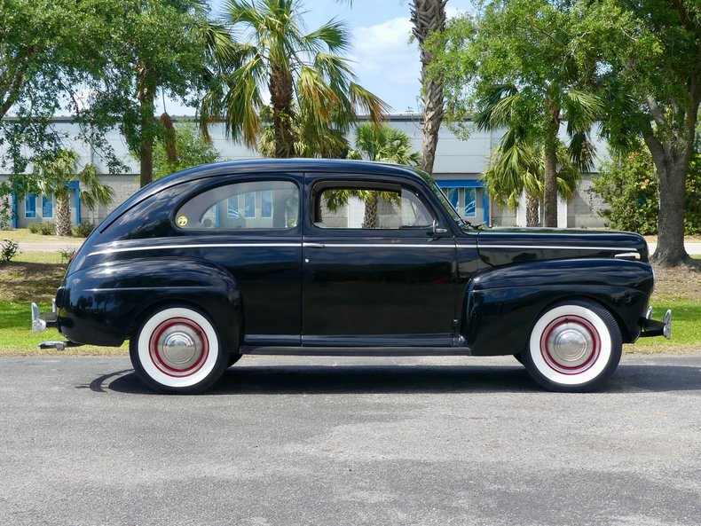 Unknown-Tudor-1941-Black-Red-ampamp-White-46