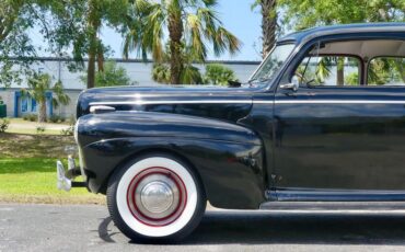 Unknown-Tudor-1941-Black-Red-ampamp-White-6