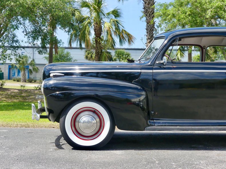 Unknown-Tudor-1941-Black-Red-ampamp-White-6