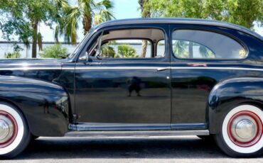 Unknown-Tudor-1941-Black-Red-ampamp-White-7