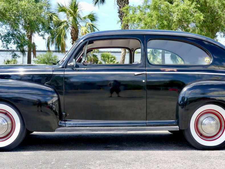 Unknown-Tudor-1941-Black-Red-ampamp-White-7