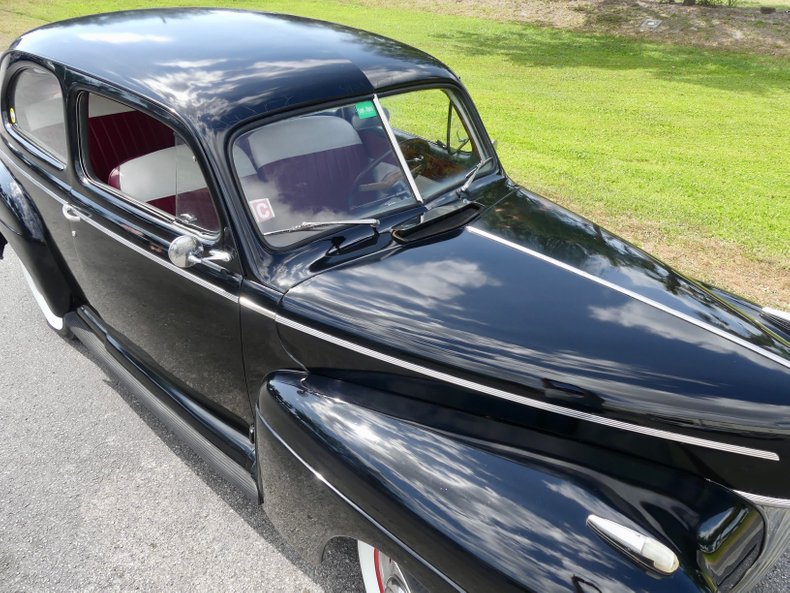 Unknown-Tudor-1941-Black-Red-ampamp-White-8