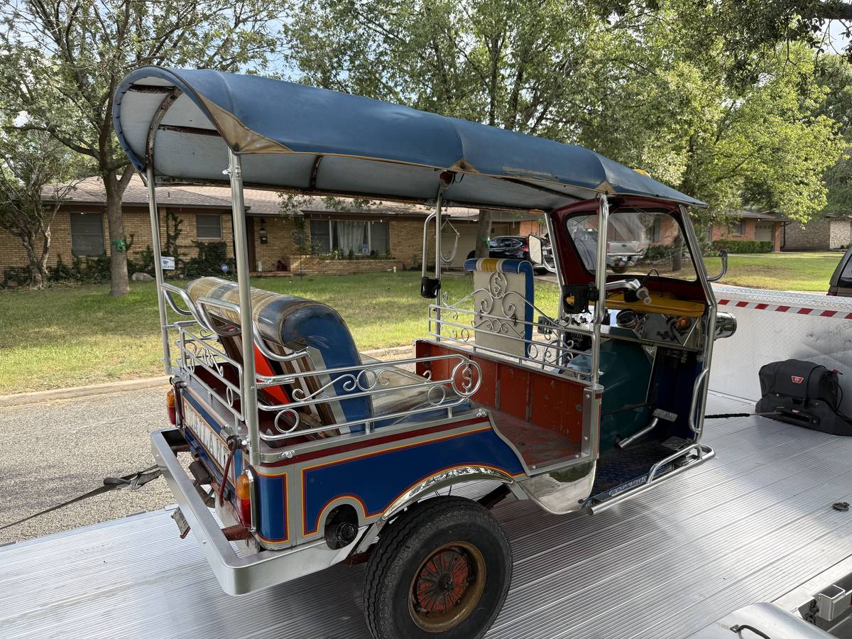 Unknown-Tuk-tuk-taxi-1967-1