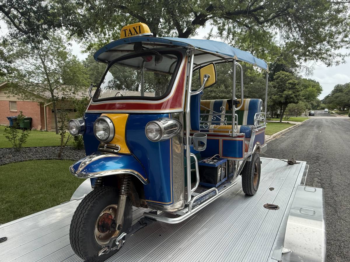 Unknown-Tuk-tuk-taxi-1967-10