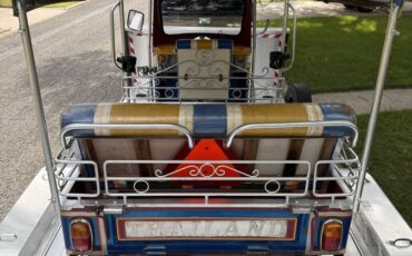 Unknown-Tuk-tuk-taxi-1967-2