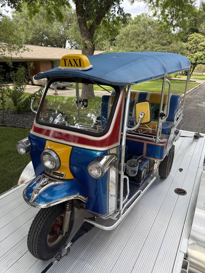 Unknown-Tuk-tuk-taxi-1967-4