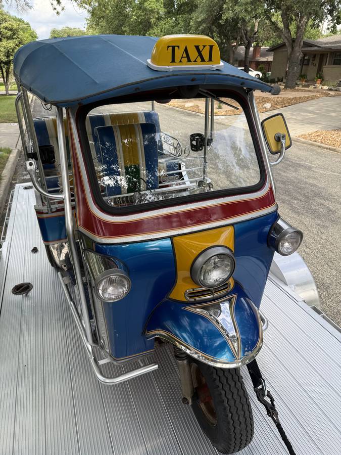 Unknown-Tuk-tuk-taxi-1967-5