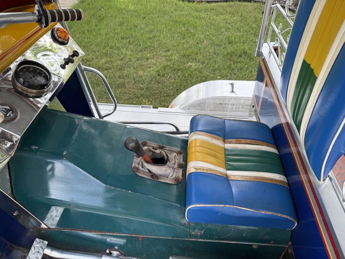 Unknown-Tuk-tuk-taxi-1967-7