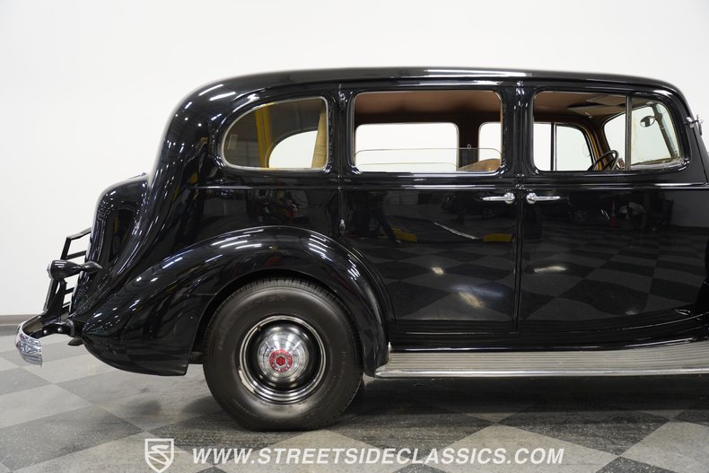 Unknown-Twelve-1939-Black-Tan-27
