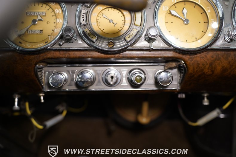 Unknown-Twelve-1939-Black-Tan-39