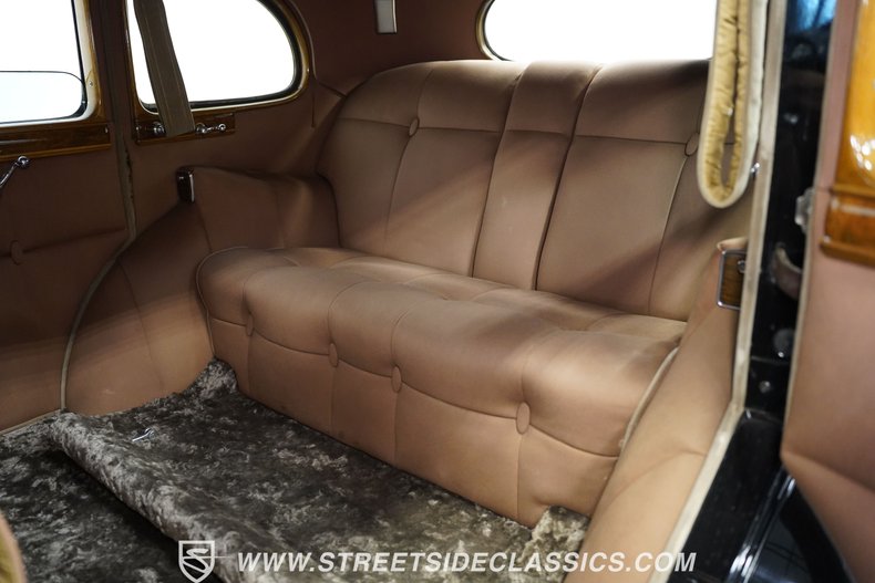 Unknown-Twelve-1939-Black-Tan-48