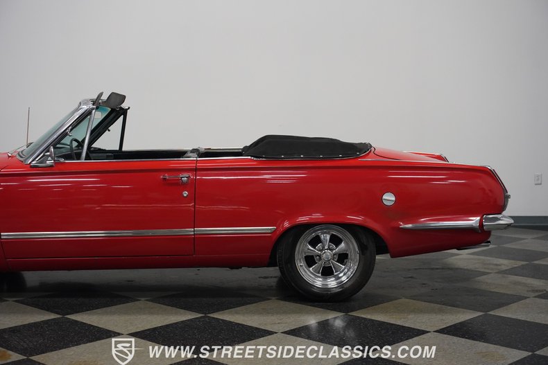Unknown-Valiant-1964-Red-Black-35