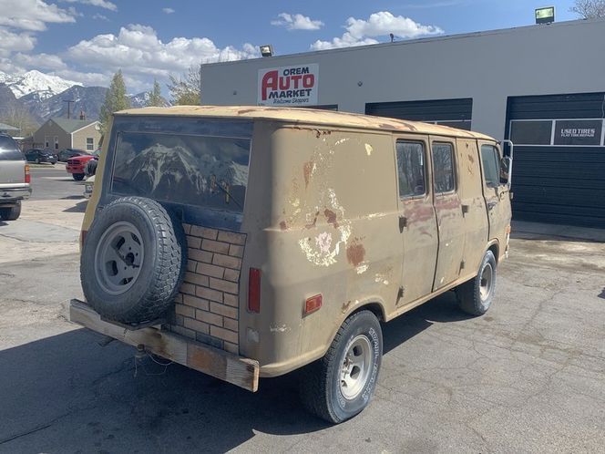 Unknown-Van-1968-Yellow-Brown-19
