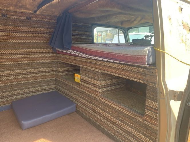 Unknown-Van-1968-Yellow-Brown-2