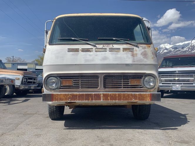 Unknown-Van-1968-Yellow-Brown-23
