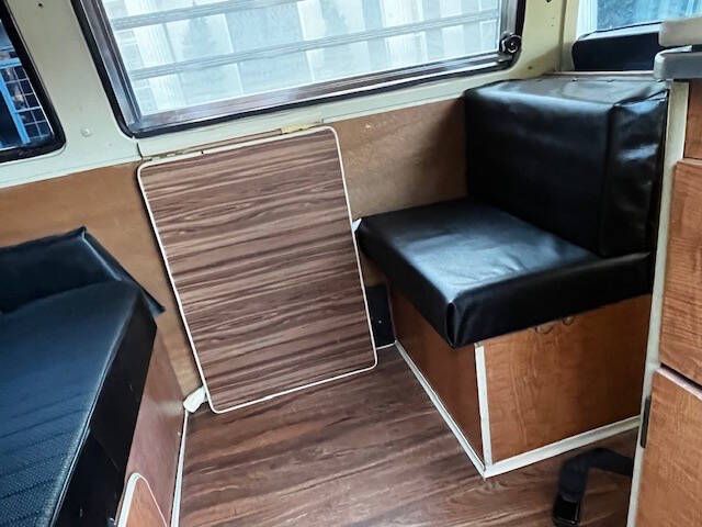 Unknown-Vanagon-1970-Ivory-Black-1