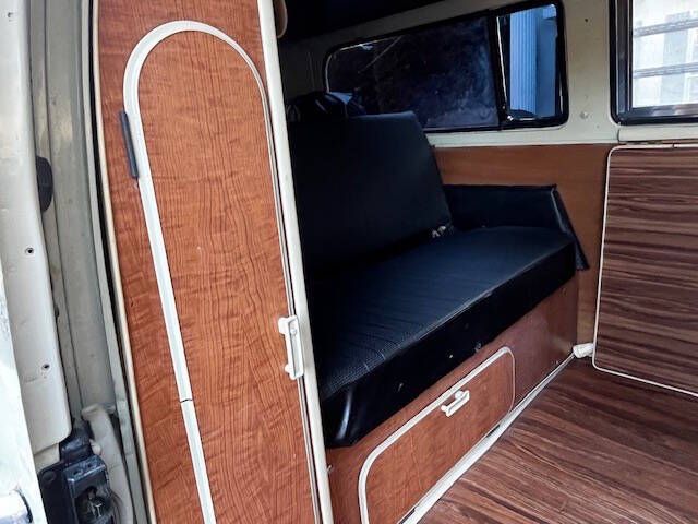 Unknown-Vanagon-1970-Ivory-Black-10