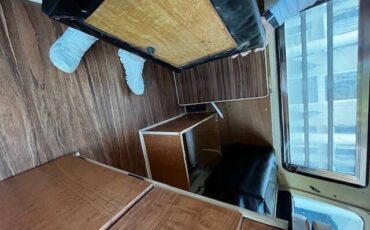 Unknown-Vanagon-1970-Ivory-Black-17