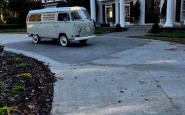 Unknown-Vanagon-1970-Ivory-Black-26