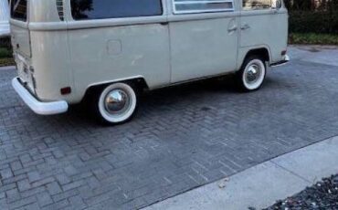 Unknown-Vanagon-1970-Ivory-Black-29