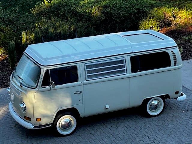 Unknown-Vanagon-1970-Ivory-Black-6
