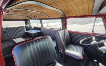 Unknown-Vanagon-1971-Red-Black-2