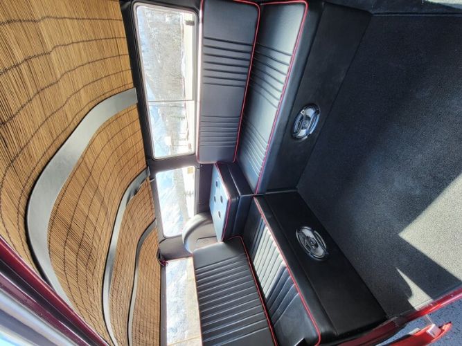 Unknown-Vanagon-1971-Red-Black-4