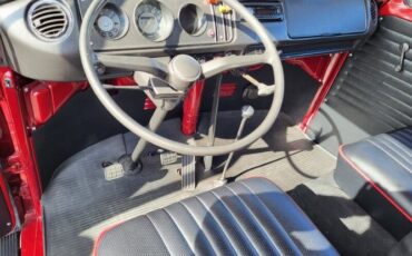 Unknown-Vanagon-1971-Red-Black-8