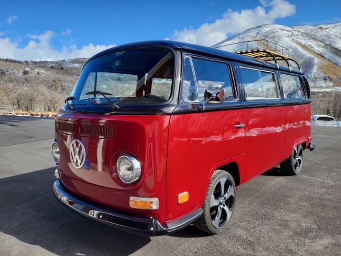 Unknown-Vanagon-1971-Red-Black
