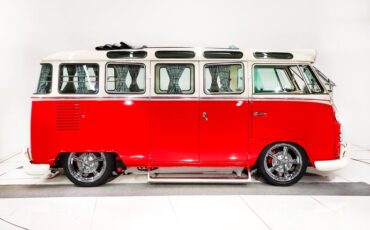 Unknown-Vanagon-1973-Red-Gray-11