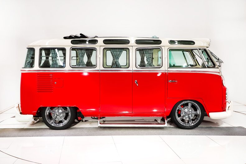 Unknown-Vanagon-1973-Red-Gray-11