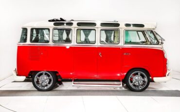 Unknown-Vanagon-1973-Red-Gray-12