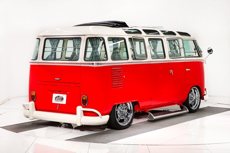 Unknown-Vanagon-1973-Red-Gray-24