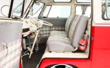 Unknown-Vanagon-1973-Red-Gray-25