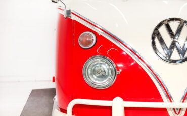 Unknown-Vanagon-1973-Red-Gray-31