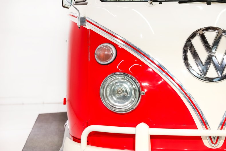 Unknown-Vanagon-1973-Red-Gray-31