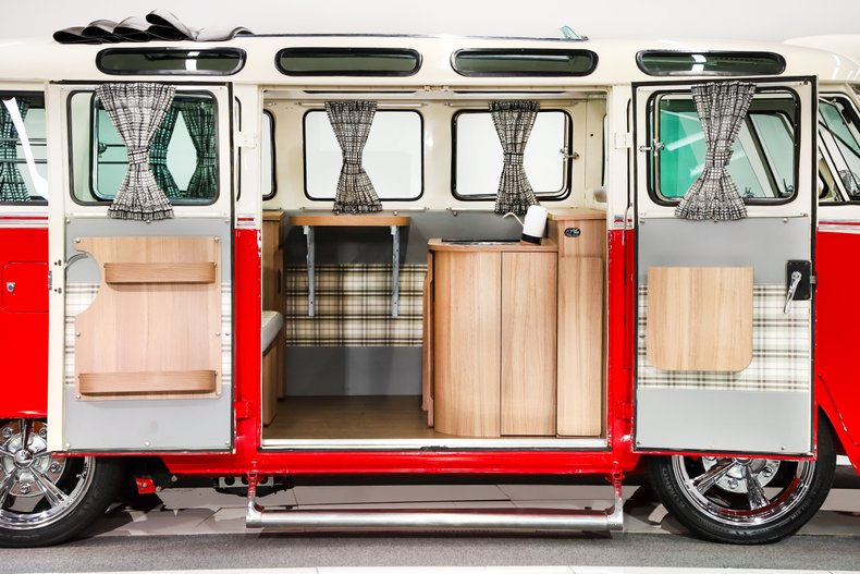Unknown-Vanagon-1973-Red-Gray-37