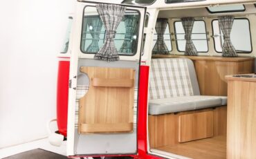Unknown-Vanagon-1973-Red-Gray-38