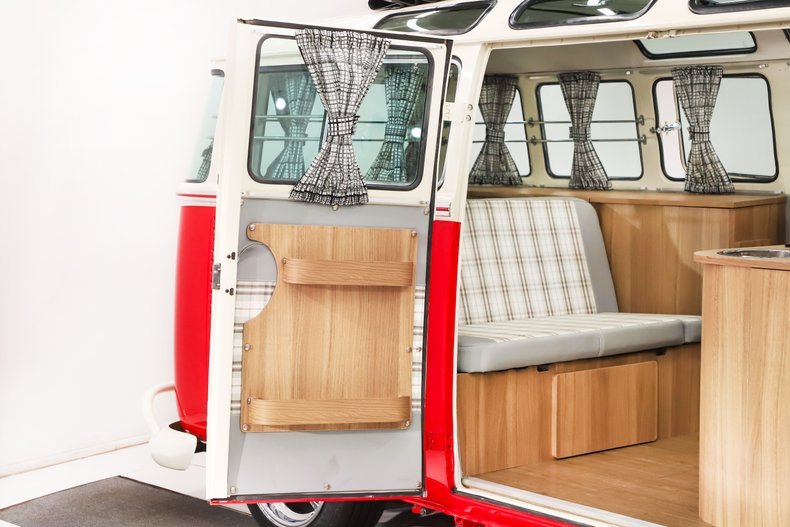 Unknown-Vanagon-1973-Red-Gray-38