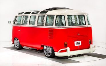 Unknown-Vanagon-1973-Red-Gray-4