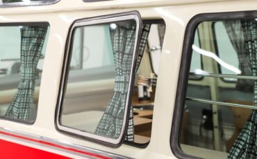 Unknown-Vanagon-1973-Red-Gray-43
