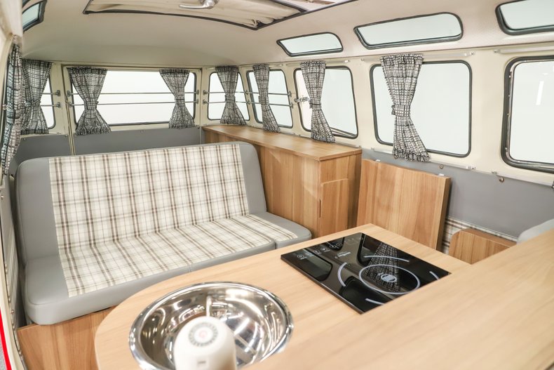 Unknown-Vanagon-1973-Red-Gray-46