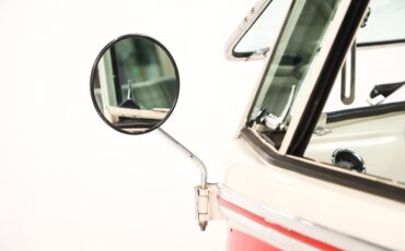 Unknown-Vanagon-1973-Red-Gray-7
